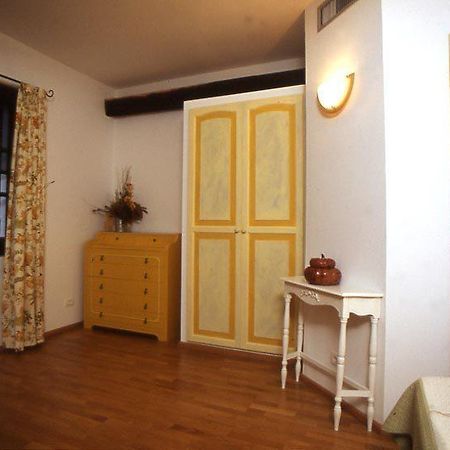 Agriturismo La Vecchia Dolceacqua Villa ภายนอก รูปภาพ