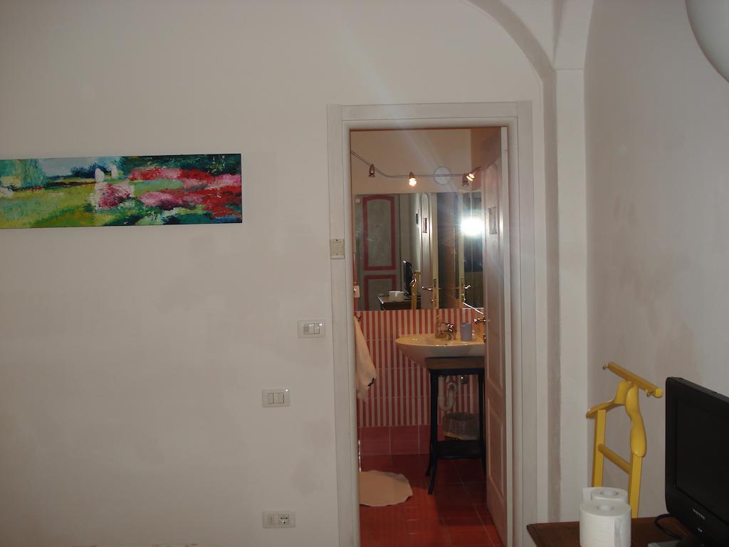 Agriturismo La Vecchia Dolceacqua Villa ภายนอก รูปภาพ
